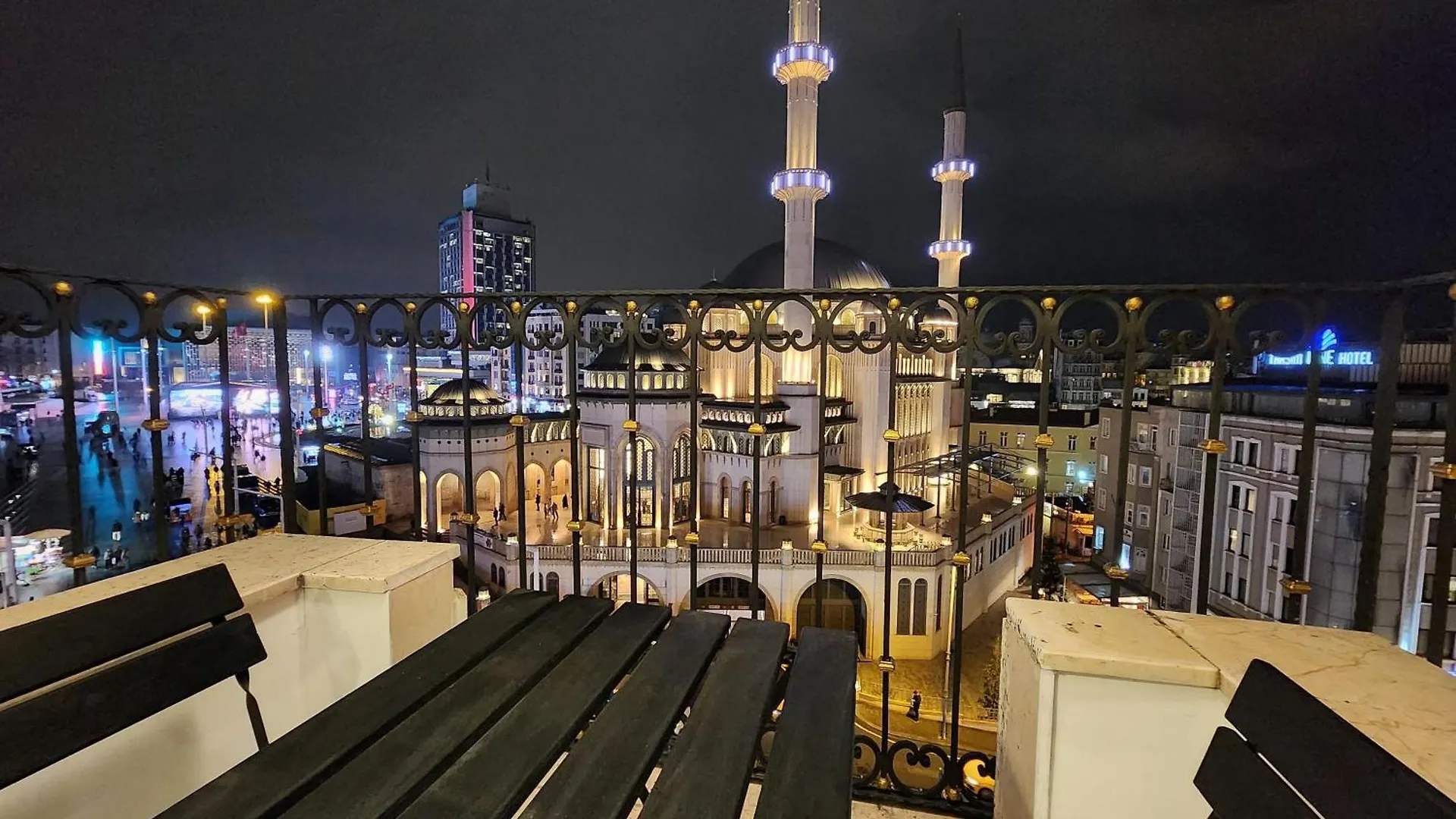 Taksim Landhouse Hotel 이스탄불 4*,